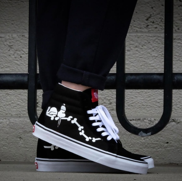 snoopy bones vans